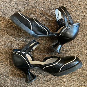 JOHN FLUEVOG Mini Qtee Black Mary Janes